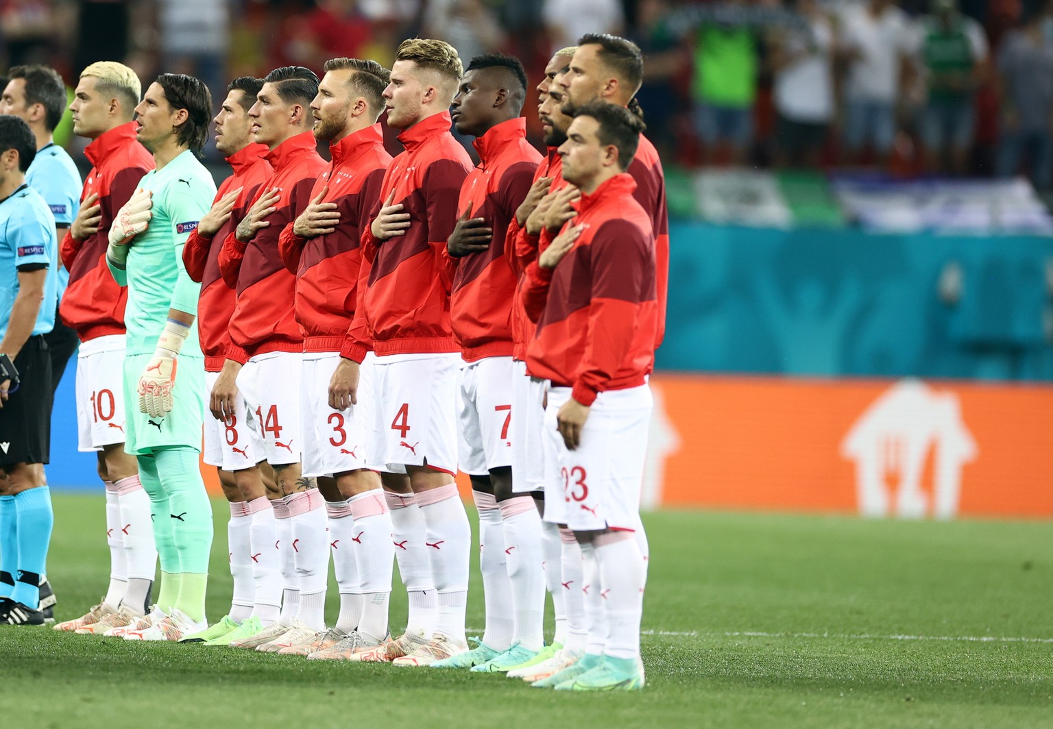 epa09309111 Players of Switzerland during the national anthem prior the UEFA EURO 2020 round of 16 soccer match between France and Switzerland in Bucharest, Romania, 28 June 2021. EPA/Marko Djurica /  ...