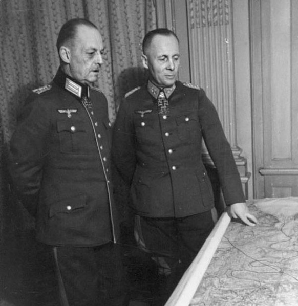 Generäle von Rundstedt und Rommel Paris Dezember 1943 https://en.wikipedia.org/wiki/File:Bundesarchiv_Bild_101I-718-0149-18A,_Paris,_Gerd_v._Rundstedt,_Erwin_Rommel.jpg