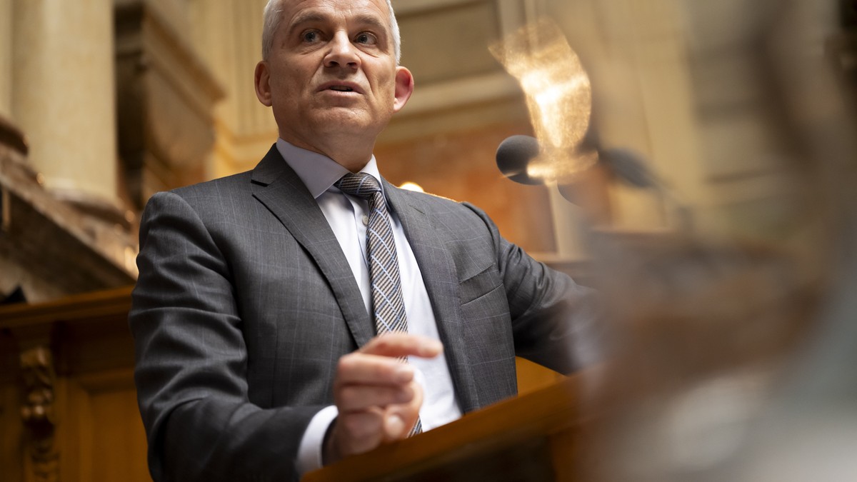 KI-Jans-gratuliert-dem-Nebelspalter-Bundesrat-pr-ft-rechtliche-Schritte