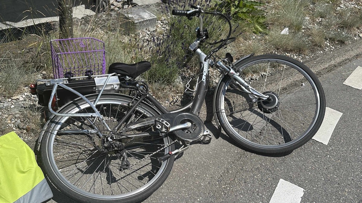 E-Bike-Fahrerin-bei-Kollision-mit-Auto-in-Herisau-verletzt