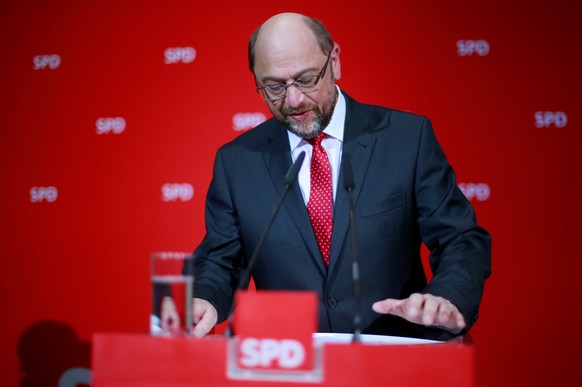 Social Democratic Party (SPD) leader Martin Schulz reacts on first exit polls after the Saarland state elections in Berlin, Germany, March 26, 2017. REUTERS/Hannibal Hanschke