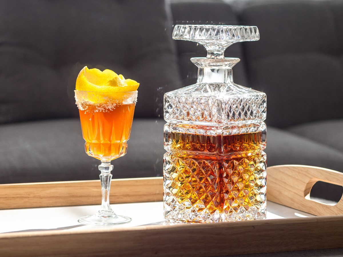 brandy crusta cocktail cognac new orleans 1850 trinken drinks alkohol https://www.bittersweetspirit.ca/wp-content/uploads/2016/06/crusta1.jpg