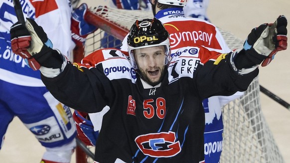 Le joueur fribourgeois Sandy Jeannin laisse eclater sa joie apres avoir marque le 2eme but lors du premier match des demi-finales des play off de National League A du championnat suisse de hockey sur  ...