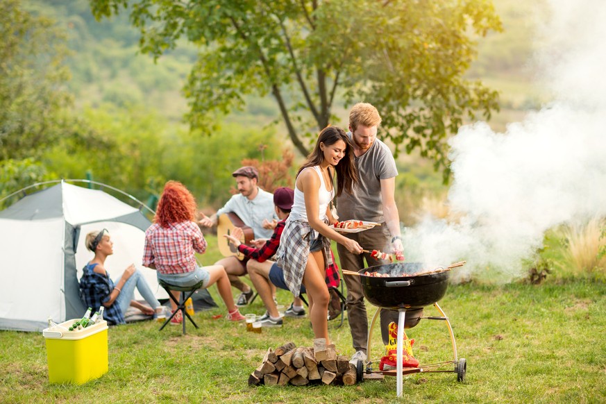 Grillieren Grillparty (Shutterstock)