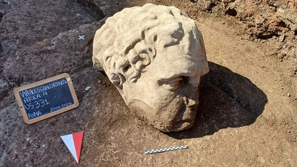 trajan kopf archäologie ausgrabung 2025