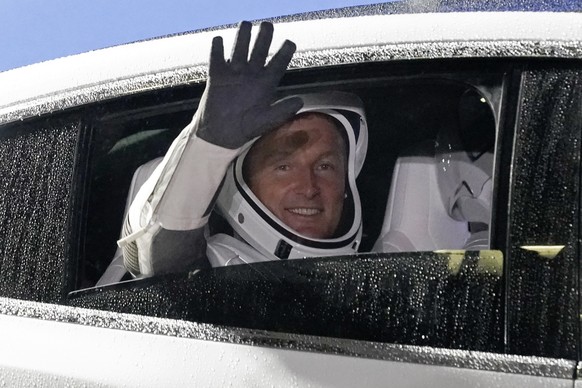 European Space Agency astronaut Matthias Maurer, of Germany, waves as he gets into a car before a trip to Launch Pad-39-A Wednesday, Nov. 10, 2021, at the Kennedy Space Center in Cape Canaveral, Fla.  ...
