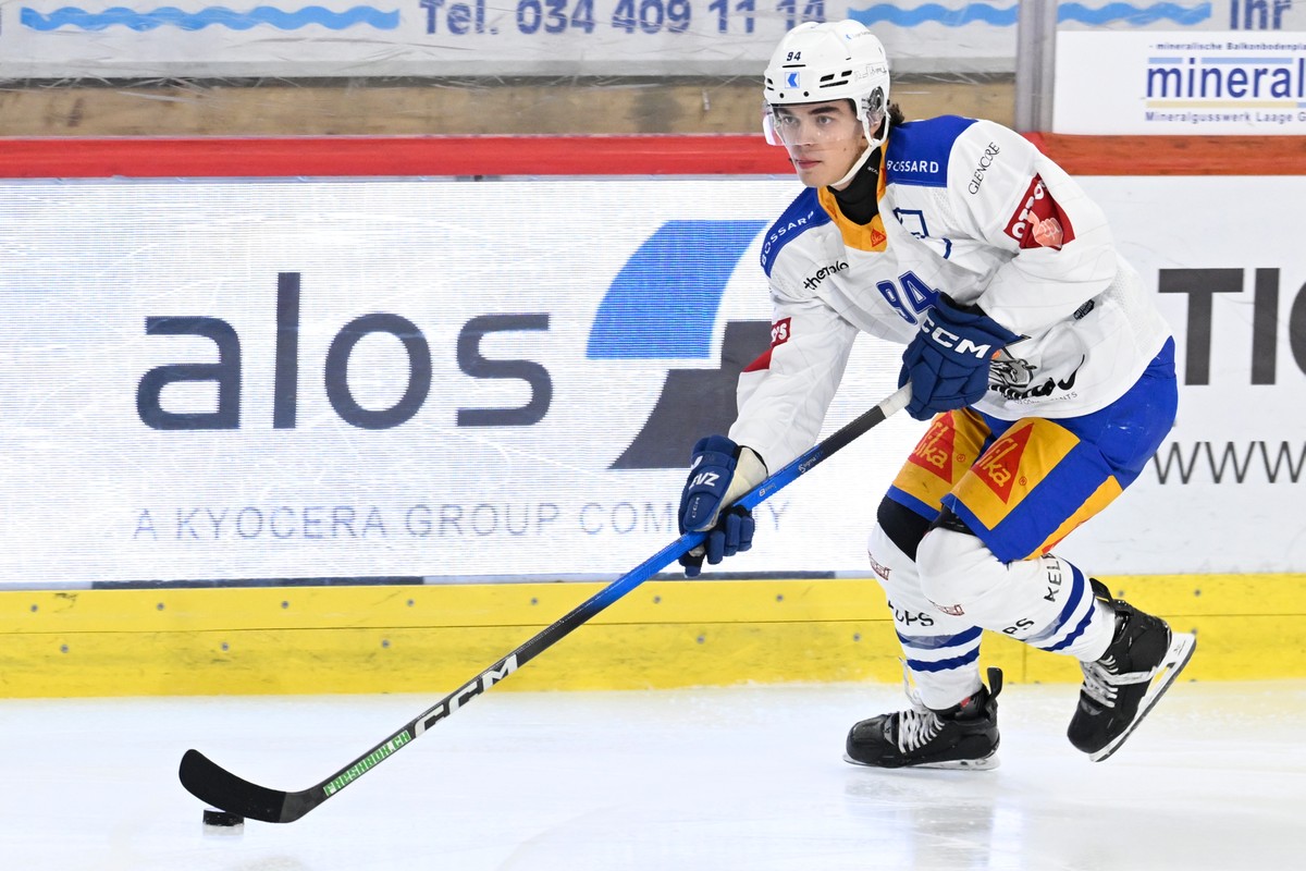 Zugs Nic Balestra, beim Eishockey-Qualifikationsspiel der National League, zwischen den SCL Tigers und EV Zug, am Dienstag, 28. Oktober 2025, in der Emmental Versicherung Arena in Langnau.(KEYSTONE/Ma ...