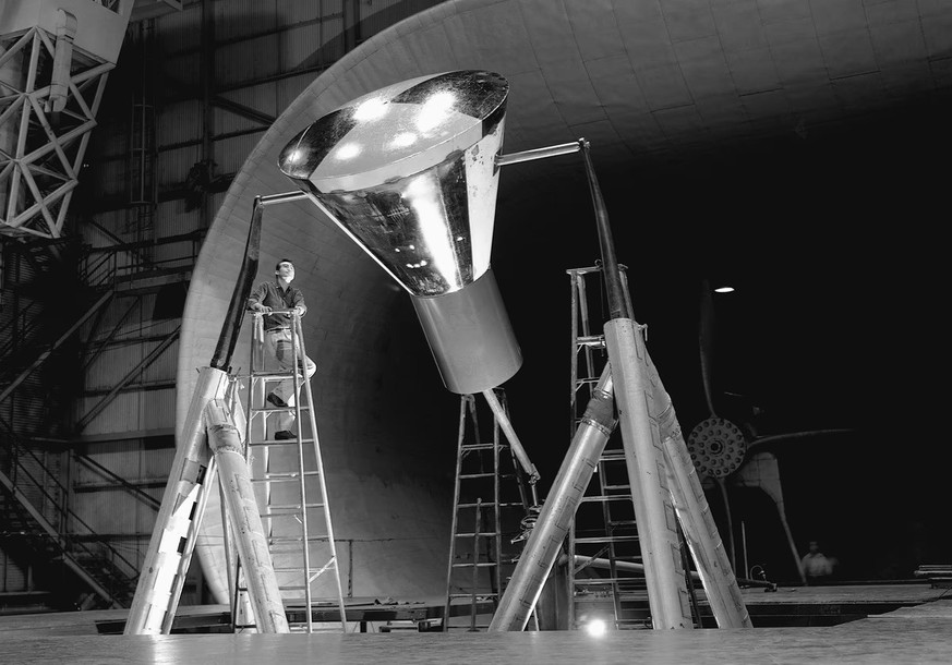 Historical NASA wind tunnels

https://www.nasa.gov/gallery/nasa-ames-unitary-plan-wind-tunnel-history-gallery/