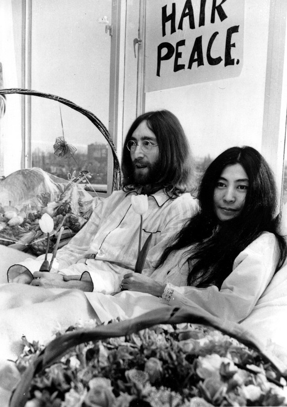 Im Bett und in Frieden: John Lennon und Yoko Ono.
