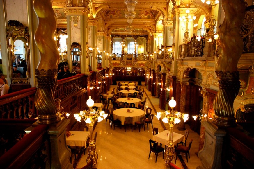 Das Kaffeehaus im Stil der Renaissance galt bei seiner Eröffnung 1894 als das schönste Café der Welt.