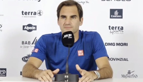 Erst zweieinhalb Stunden nach Spielschluss erschien Federer zur Pressekonferenz.