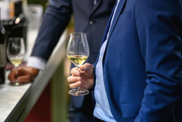 Steter Tropfen höhlt den Parlamentarier: Die Weinlobby ist im Bundeshaus aktiv. (Symbolbild)