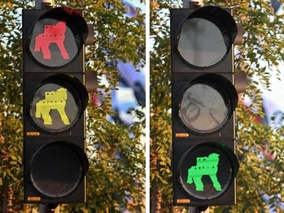 Çanakkale, Turkey – Trojan Horse Traffic lights
https://www.facebook.com/photo/?fbid=1339473274877340&amp;set=a.597807072377301