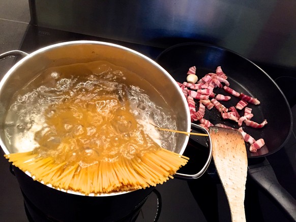 spaghetti carbonara alla baroni so macht mans richtig baronis lebenshilfen pasta