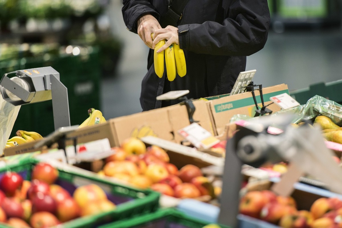 L'inflation sur un an bascule en terrain négatif, une première depuis 2021