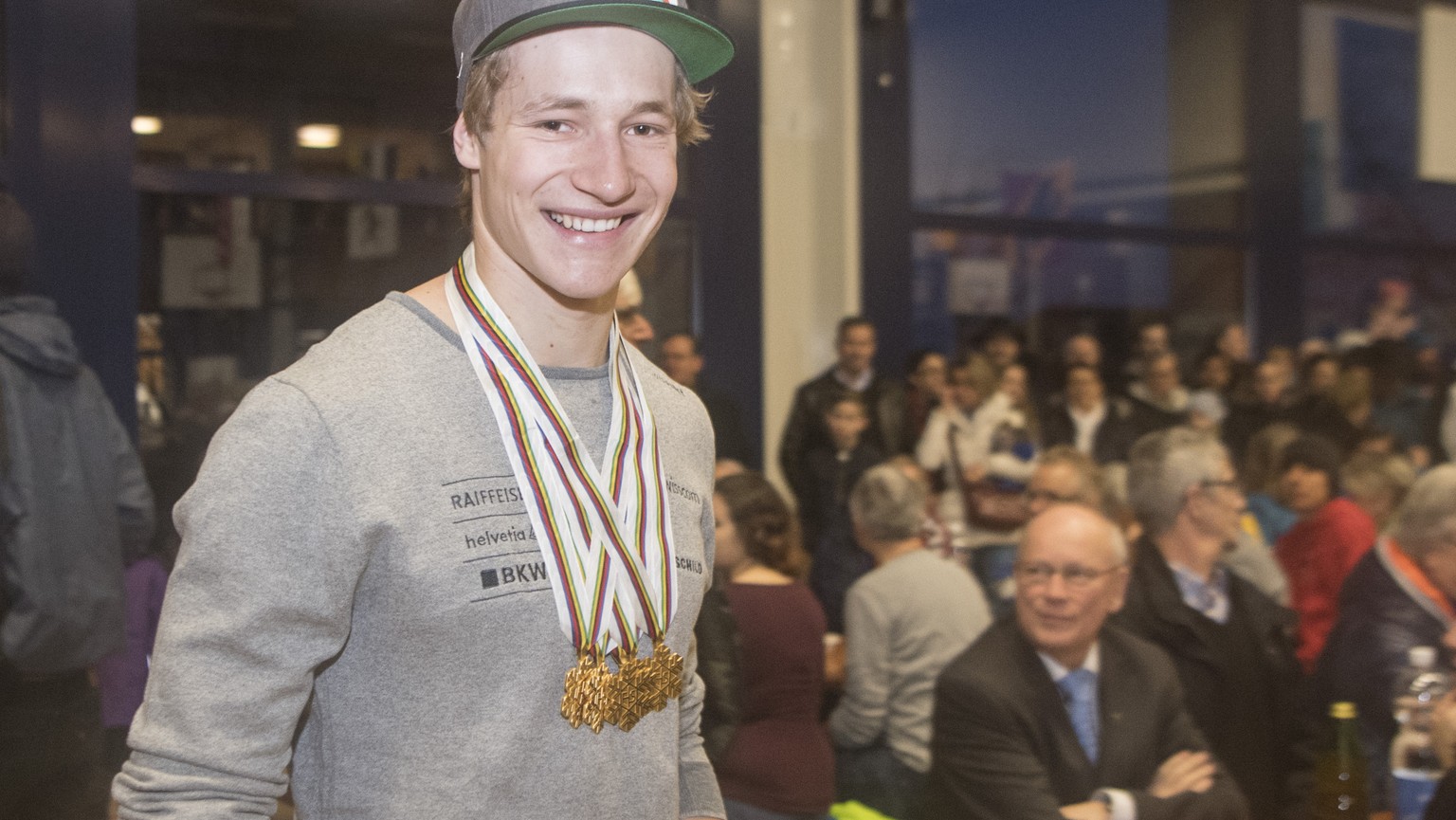 Der fuenffache Ski Alpin Junioren Weltmeister 2018 von Davos, Marco Odermatt wird am Sonntag, 11. Februar 2018, in seiner Heimatgemeinde Buochs im Kanton Nidwalden von der Bevoelkerung herzlichst empf ...