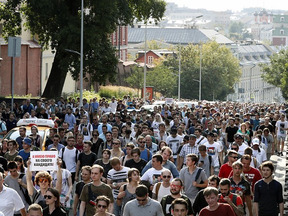 &quot;Ich habe ein Recht auf meinen eigenen Kandidaten&quot; steht auf dem Plakat eines oppositionellen Demonstranten in Moskau.