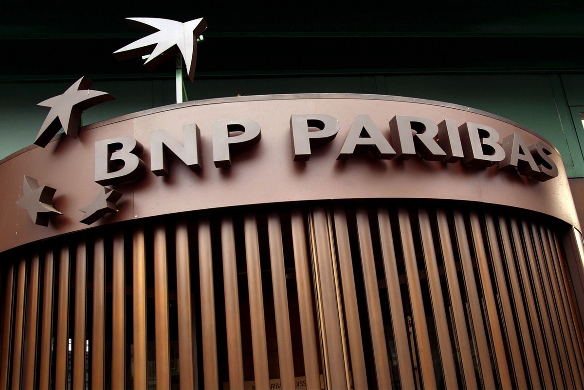 Le siege de BNP Paribas Private Bank photographie ce samedi 9 novembre 2002 a Geneve. Le Groupe BNP Paribas, la premiere banque etrangere de Suisse, a annonce 35 licenciements en Suisse dans son activ ...
