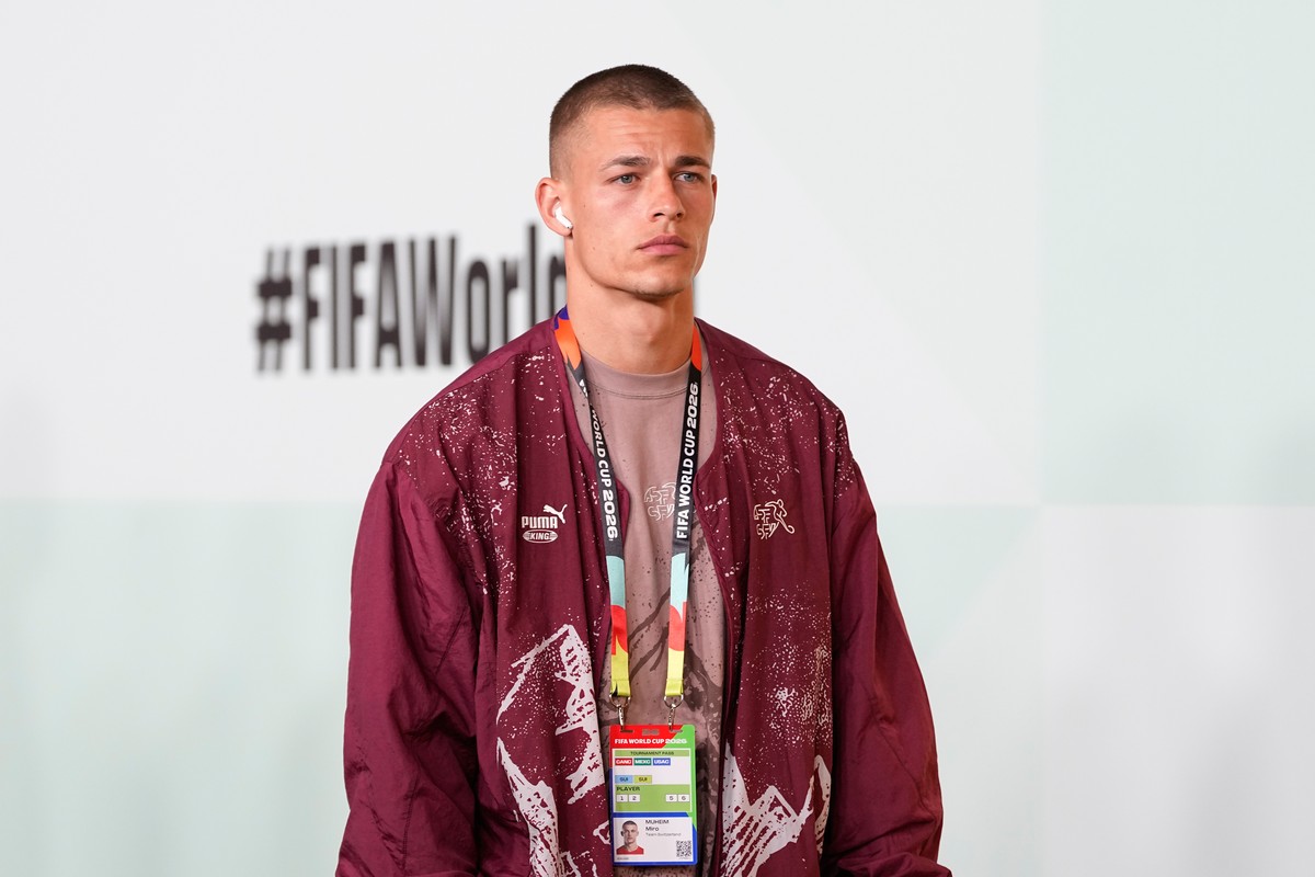 Switzerland's Miro Muheim arrives for the World Cup round of 16 soccer match between Switzerland and Colombia in Vancouver, British Columbia, Tuesday, July 7, 2026. (AP Photo/Lindsey Wasson)
Miro ...