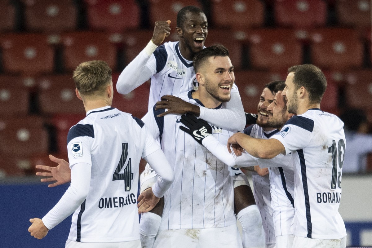 Zuerichs Mirlind Kryeziu jubelt nach seinem 3:0 Tor im Fussball Meisterschaftsspiel der Super League zwischen dem FC Zuerich und dem FC Luzern im Letzigrund, am Samstag, 4. Dezember 2021 in Zuerich. ( ...