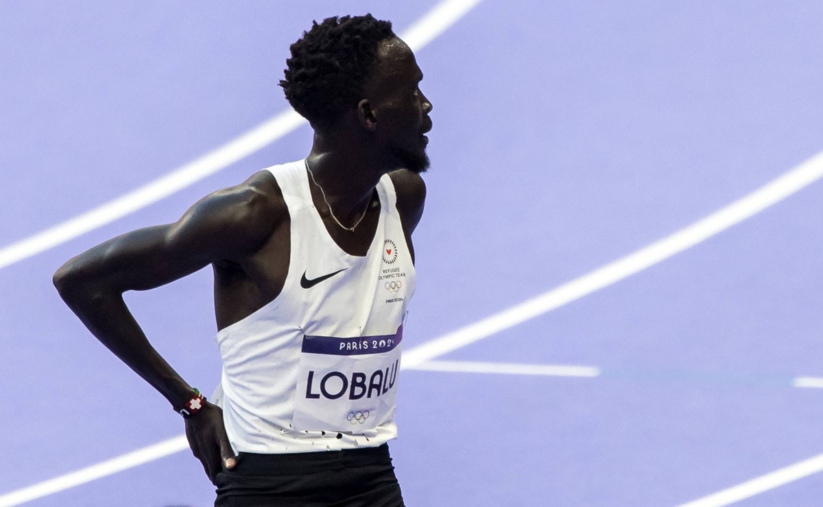 Olympische Spiele Leichtathletik Paris, 10.08.2024 Dominic Lokinyomo LOBALU of EOR, Men s 5000m, after the race at the Olympic Games, Olympische Spiele, Olympia, OS Paris 10.08.2024. *** Olympic Games ...