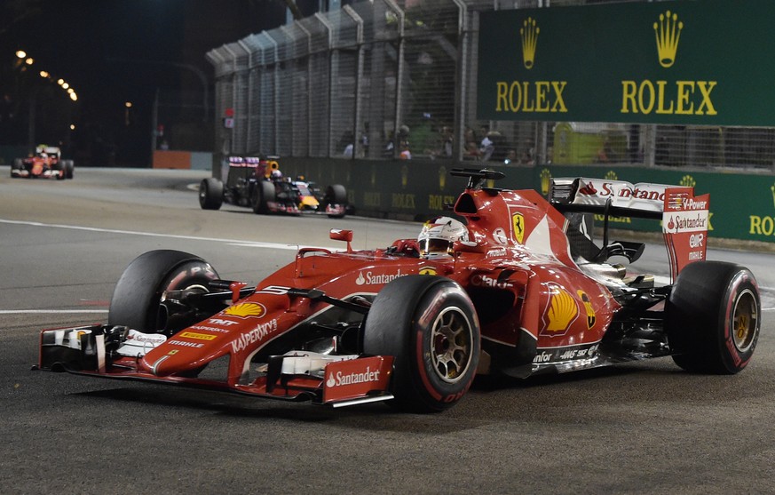 Nach der ersten Pole seit zwei Jahren sichert sich&nbsp;Sebastian Vettel in Singapur auch den Sieg.<br data-editable="remove">