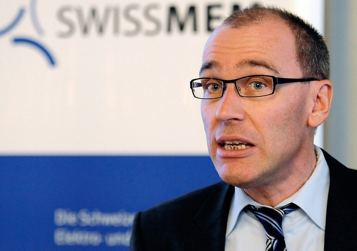Jean-Philippe Kohl, Leiter Wirtschaftspolitik Swissmem, aeussert sich zu den Auswirkungen der Frankenstaerke fuer die Schweizer Metallindustrie am Dienstag, 15. November 2011, in Bern. (KEYSTONE/Lukas ...