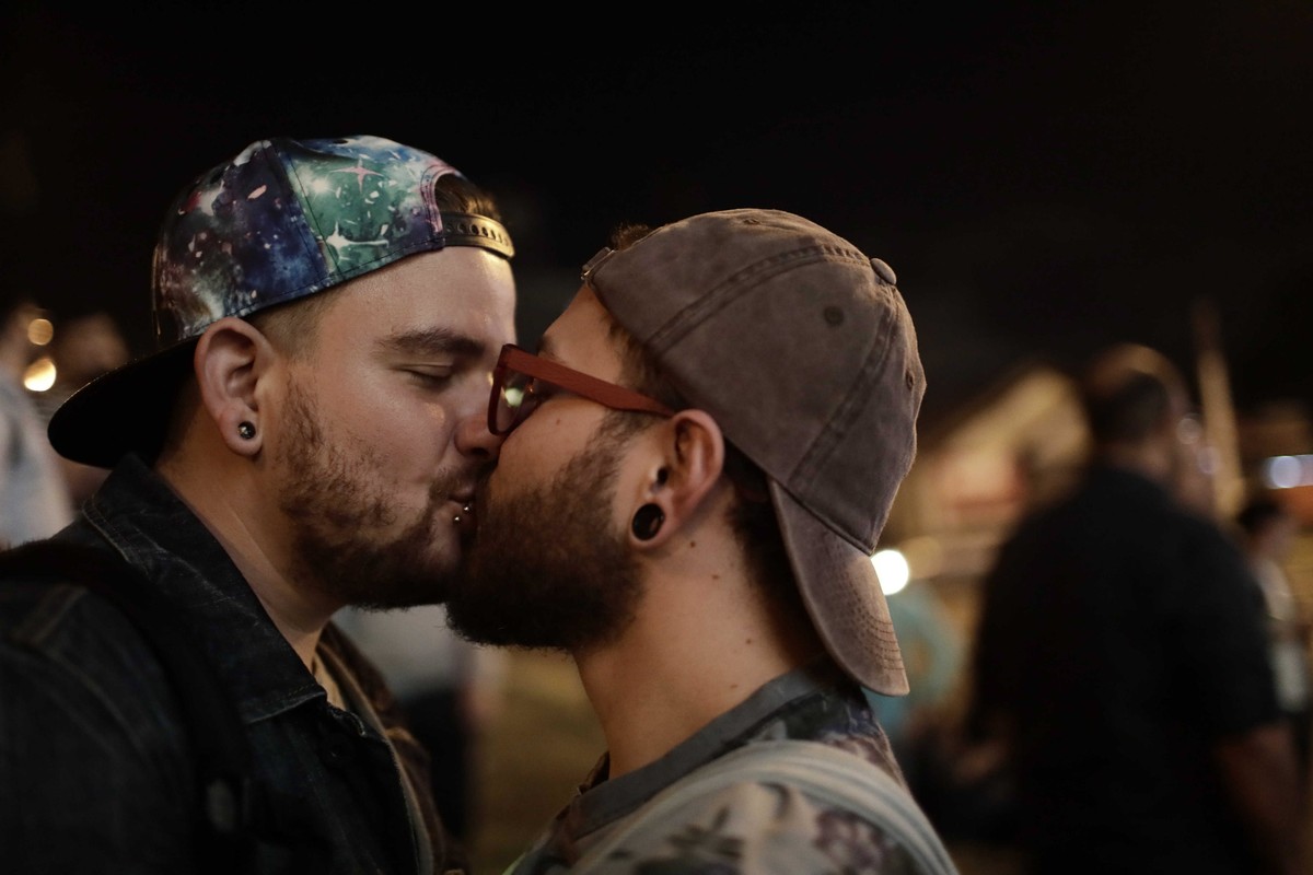 epa06428049 Hundreds of members and supporters of the LGBTI (lesbian, gay, bisexual, transgender and intersex) community gather in celebration in the streets in San Juan, in San Jose, Costa Rica, 09 J ...