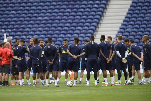 epa07625571 Switzerland&#039;s players during a training session at Dragao stadium in Porto, Portugal, 04 June 2019. Switzerland will face Portugal in the 2019 UEFA Nations League semi-final soccer ma ...