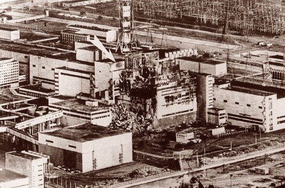 Picture dated 09th May 1986 of the stricken reactor No. 2 of the Ukrainian nuclear power plant of Chernobyl after a major explosion occurred 26th April 1986 causing severe damages and radioactive fall ...