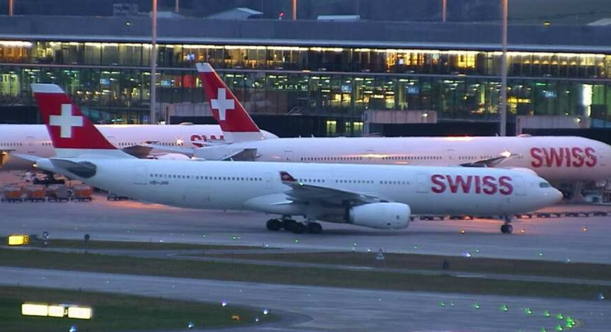 Der defekte A330 nach der Rückkehr in Zürich.