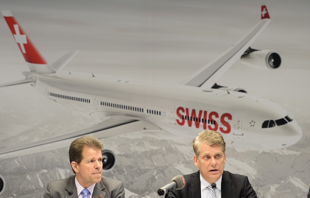 CEO Harry Hohmeister (r.) und Finanzchef Roland Busch am Donnerstag vor den Medien.
