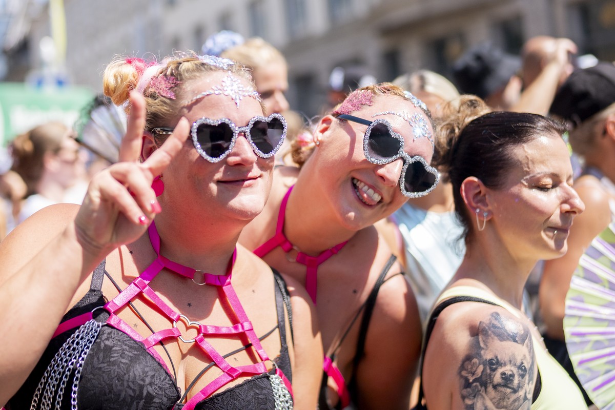 Hundreds of thousands of participants dancing through the streets during the 32th Street Parade in the city center of Zurich, Switzerland, Saturday, August 9, 2025. The annual dance music event Street ...