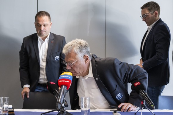 From left, Paolo Duca Sports Director, The President of HC Ambri Piotta Filippo Lombardi and Head Coach Luca Cereda, during the press conference at the ice stadium Gottardo Arena in Ambri, Switzerland ...