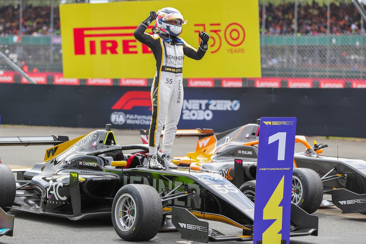 FORMULA 1 LENOVO BRITISH GRAND PRIX 2022, 02/2022 Jamie Chadwick celebrates winning the W Series during the FORMULA 1 LENOVO BRITISH GRAND PRIX at Silverstone Circuit, Silverstone, United Kingdom on 2 ...