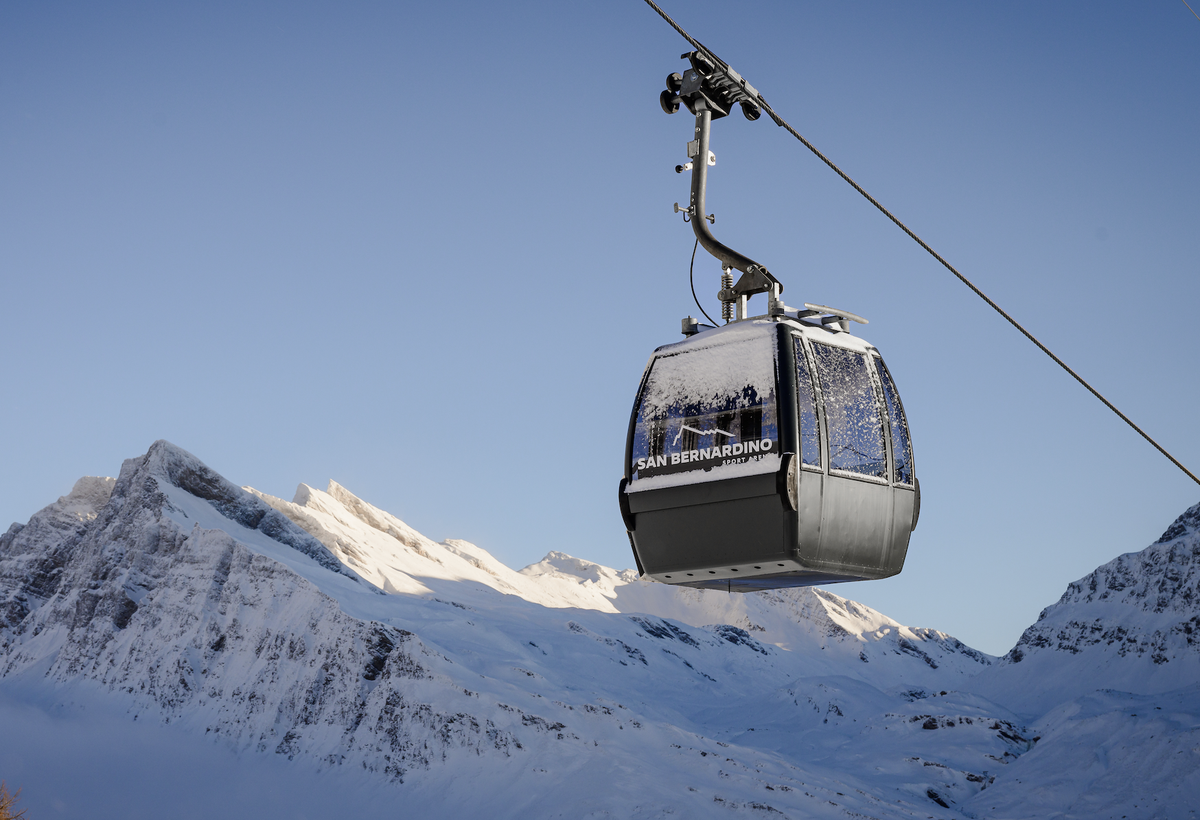 Die Kabinen im Skigebiet Confin erstrahlen in neuem, modernem Design.