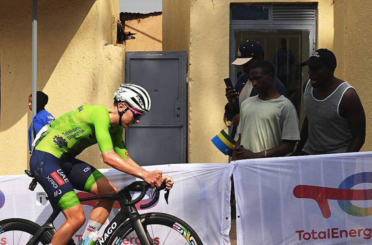 KIGALI, RWANDA - SEPTEMBER 28: Tadej Pogacar and Team Slovenia in the breakaway competes during the 98th UCI Cycling World Championships Kigali 2025, Men Elite Road Race a 267.5km race from Kigali to  ...