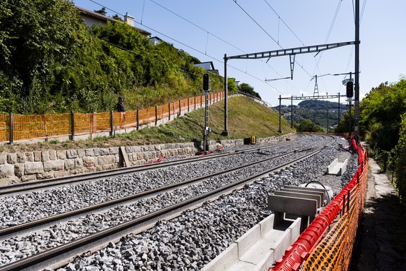 THEMENBILD ZUM MK DER SBB ZUR ANSTEHENDEN HITZEWELLE --- Une vue sur la fin du chantier des CFF/SBB pres de la gare de La Conversion ce dimanche 26 aout 2018 a La Conversion au-dessus de Lutry. Le tra ...