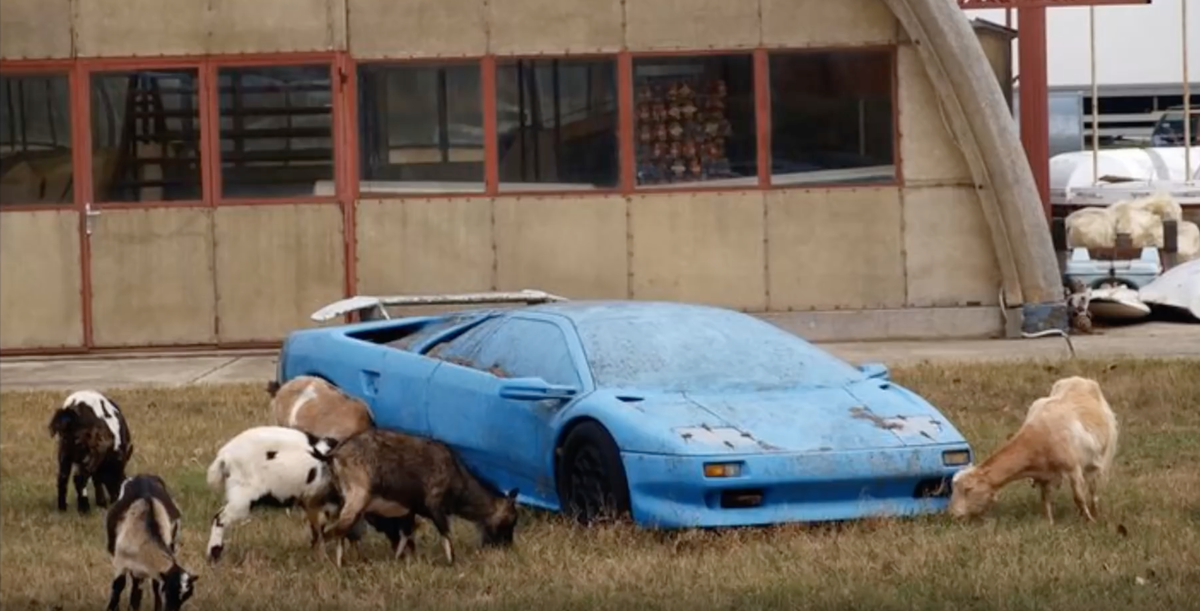 Dubai, Emirats arabes unis, mèmes, Lamborghini abandonnée