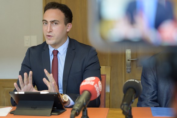 Valentin Zuber, membre du Conseil municipal de Moutier et president de la delegation aux affaires jurassiennes parle lors d&#039;une conference de presse sur l&#039;appartenance cantonale ce mercredi  ...