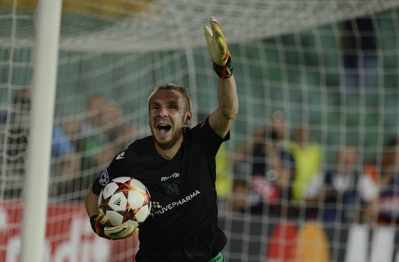 Cosmin Moti nach dem zweiten gehaltenen Elfmeter.