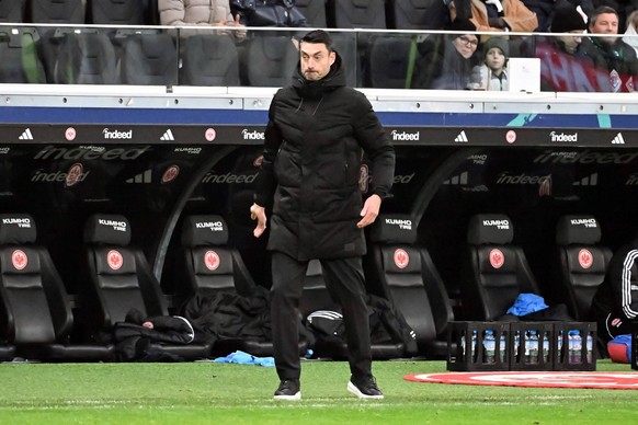 14.02.2026, xsltx, Fussball 1.Bundesliga, Eintracht Frankfurt - Borussia M�nchengladbach v.l. Trainer Albert Riera Eintracht Frankfurt DFL/DFB REGULATIONS PROHIBIT ANY USE OF PHOTOGRAPHS as IMAGE SEQU ...