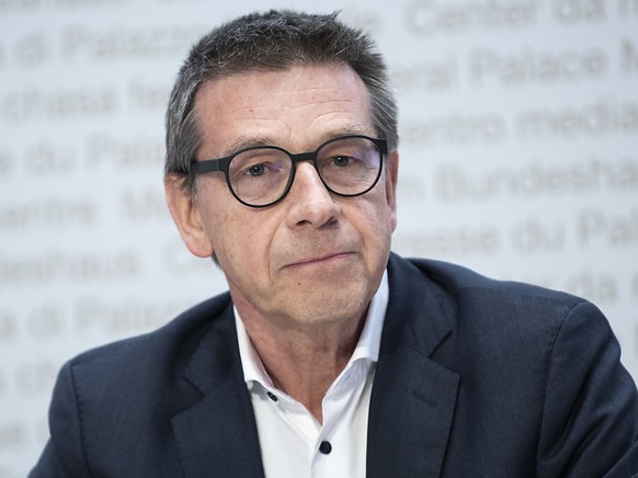 Matthias Egger, ehemaliger Chef der Covid-19-Task-Force des Bundes, h�lt eine Maskentragpflicht in Innenr�umen f�r eine taugliche Massnahme, um die Verbreitung des Coronavirus einzud�mmen. (Archivbild ...