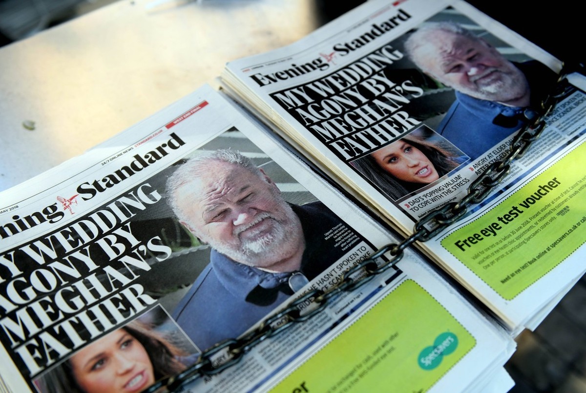 . 15 05 2018. London, United Kingdom. Meghan Markle Father in Doubt over the wedding. The front page of the last edition of the London Evening Standard of Meghan Markle s Father, Thomas Markle after i ...