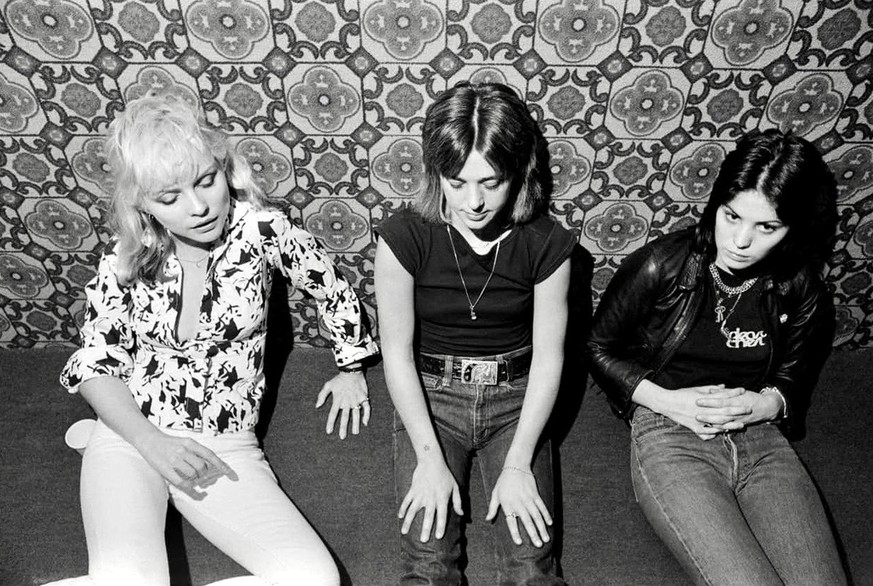 Debbie Harry, Suzi Quatro and Joan Jett in Los Angeles 1977. 
https://x.com/allrockmusic/status/1977500688868336089