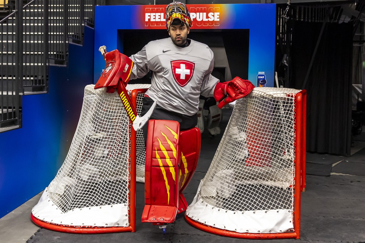 Switzerland's goaltender Stephane Charlin arrives for a Swiss training session ahead the IIHF 2025 World Championship preliminary round group B game between USA and Switzerland, at the Jyske Bank ...