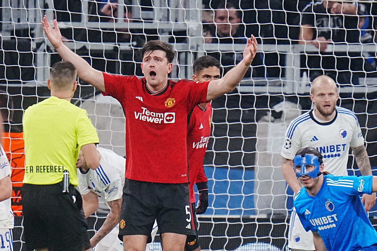 epa10965417 Manchester United's Harry Maguire reacts during the UEFA Champions League Group A soccer match between FC Copenhagen and Manchester United at Parken stadium in Copenhagen, Denmark, 08 ...