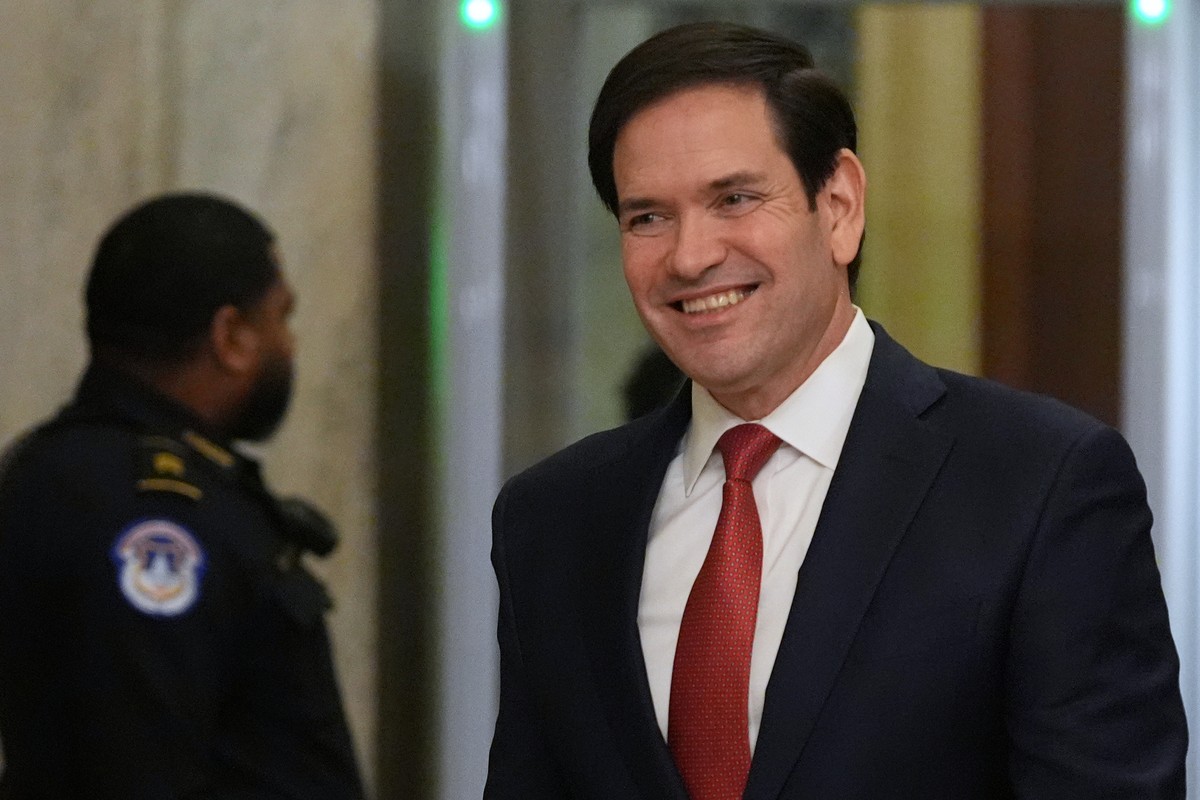 Secretary of State Marco Rubio arrives at the U.S. Capitol Monday, Jan. 5, 2026, in Washington, to brief top lawmakers after President Donald Trump directed U.S. forces to capture Venezuelan President ...