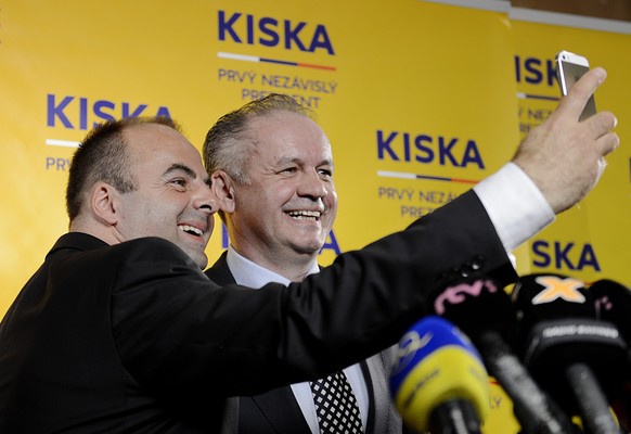 Ein Selfie mit dem frischgebackenen Präsidenten Kiska (rechts).