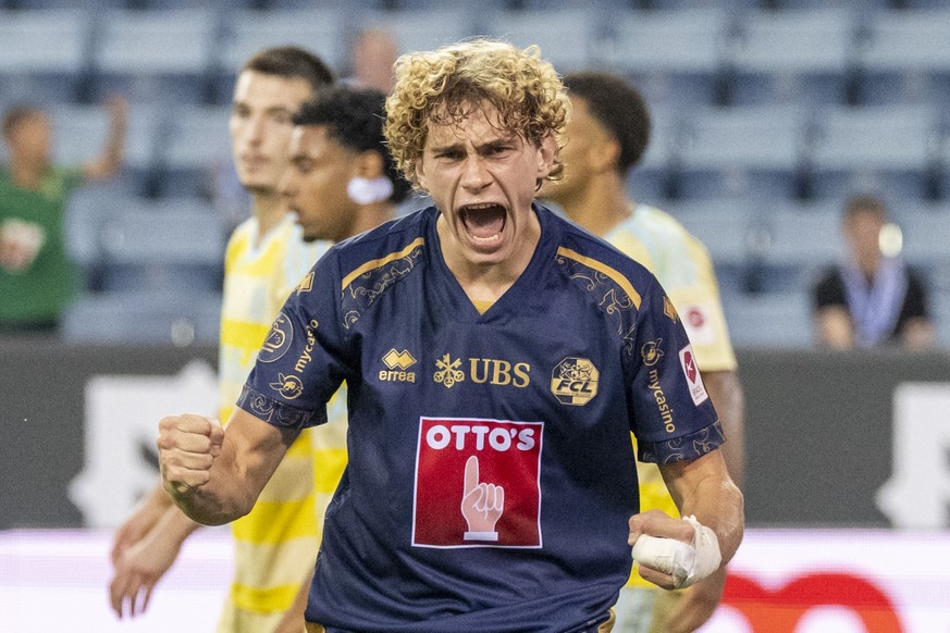 Daniel Mikolajewski feiert sein Tor zum 4:0 beim Super League Meisterschaftsspiel zwischen dem FC Luzern und den Grasshoppers Zuerch vom Samstag, 19. September 2026 in Luzern. (KEYSTONE/Urs Flueeler)